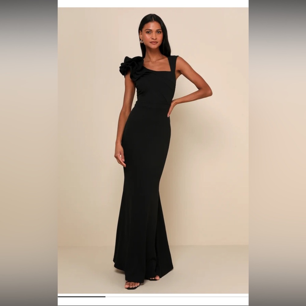 Elegant Black Evening Gown